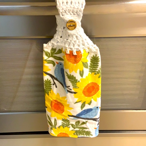 Hand Crafted Crocheted Top Sunflowers Hanging Kitchen or Bathroom Hand Towels - Picture 6 of 7